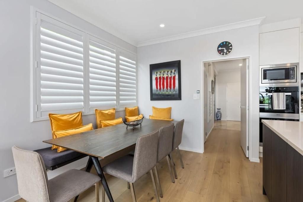 Ocean View Spacious 5BR Retreat for Families - Resim 13