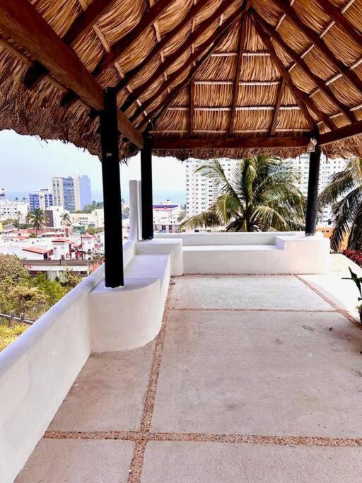 Balkón nebo terasa v ubytování Moderna casa de 3 dormitorios con cama King size y vistas al horizonte de la piscina