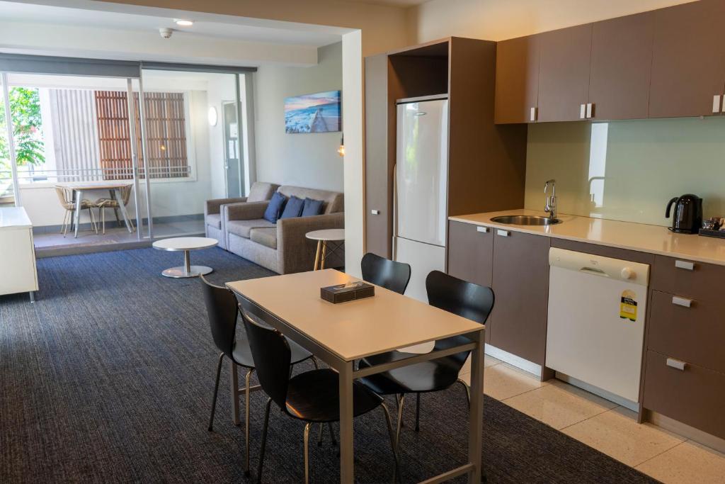 Cosmopolitan Hotel and Apartments - Resim 3