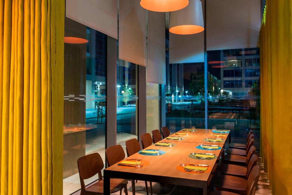Restaurace v ubytování Aloft Al Ain