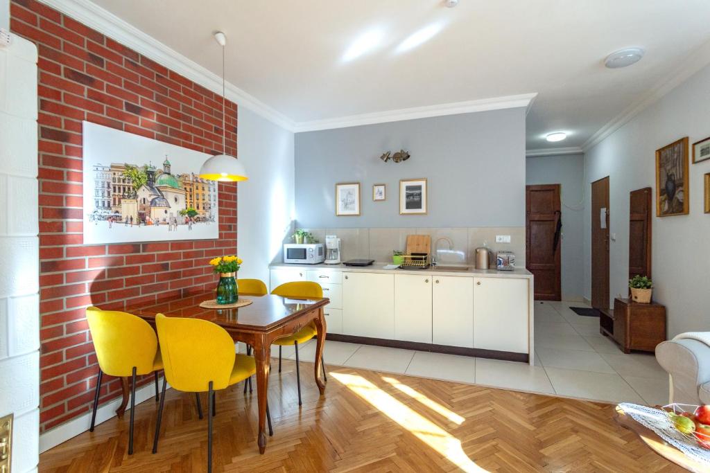 Kuchyňa alebo kuchynka v ubytovaní Smile Apartments Center Kraków Old Town