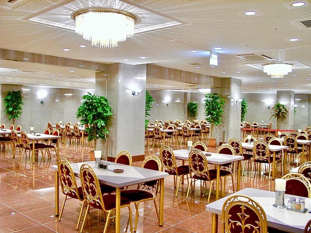 Restaurace v ubytování Yonago Universal Hotel