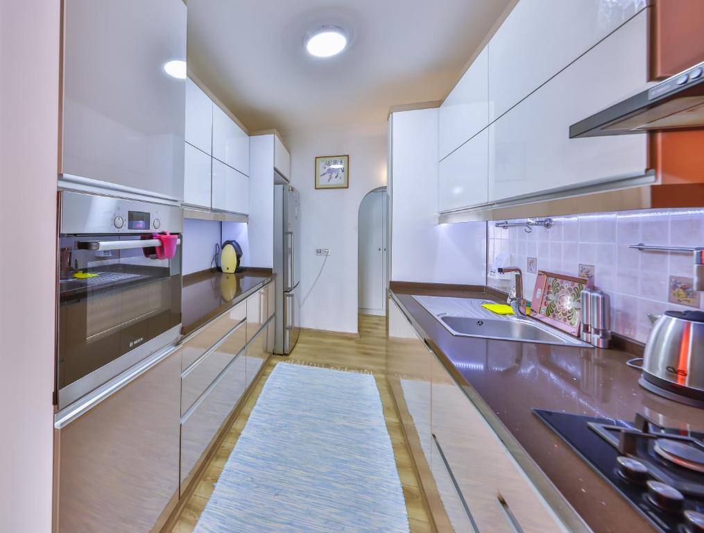 Kuchyň nebo kuchyňský kout v ubytování Villa Dundar - Kas Apartments