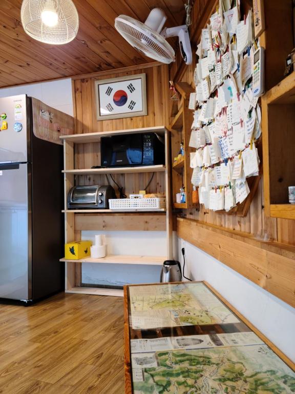 Küche&#47;Küchenzeile in der Unterkunft Hanok Raon