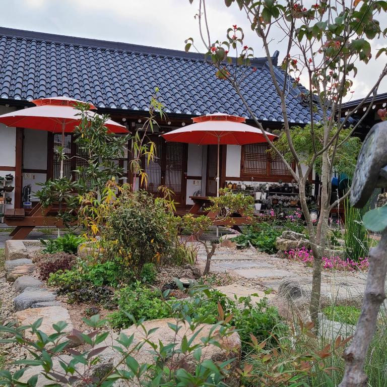 Zahrada ubytování Hanok Raon