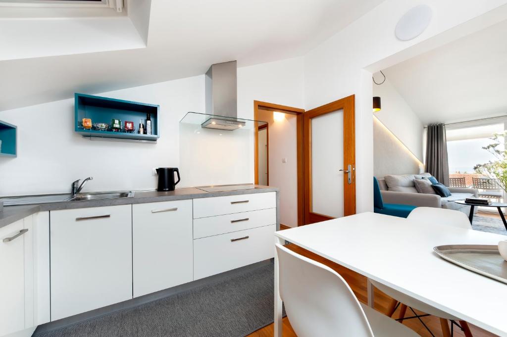 Kuchyň nebo kuchyňský kout v ubytování Apartment Lili