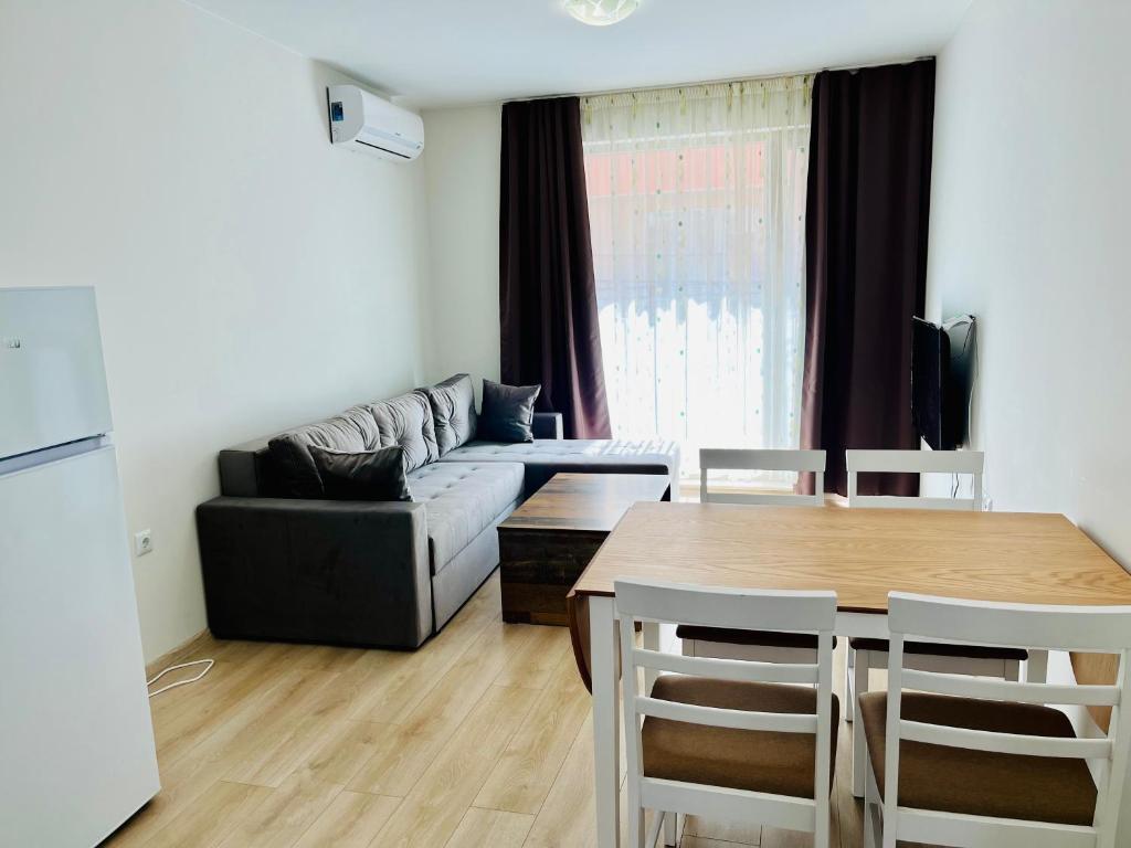 Posezení v ubytování Family Apartments Pomorie 2