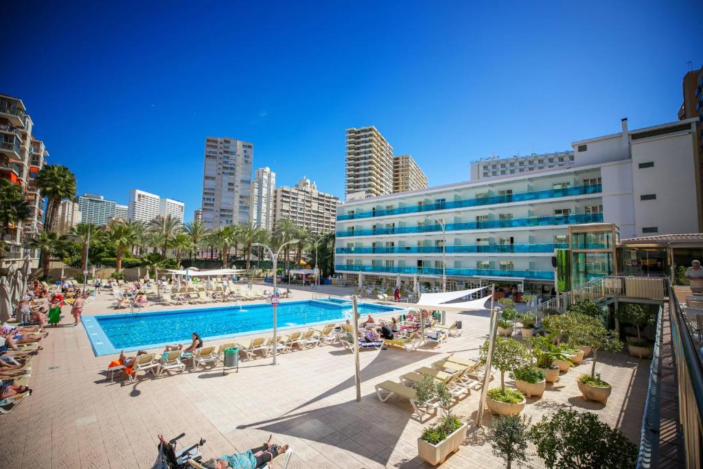 Bazén v ubytování Hotel Servigroup Calypso nebo v jeho okolí