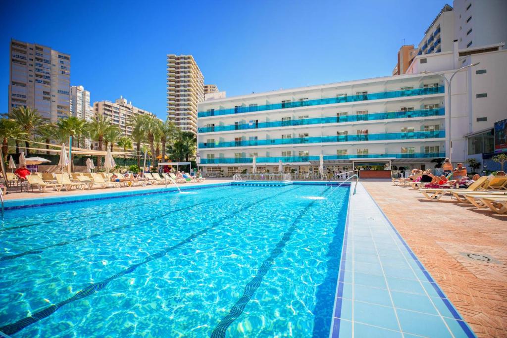 Bazén v ubytování Hotel Servigroup Calypso nebo v jeho okolí