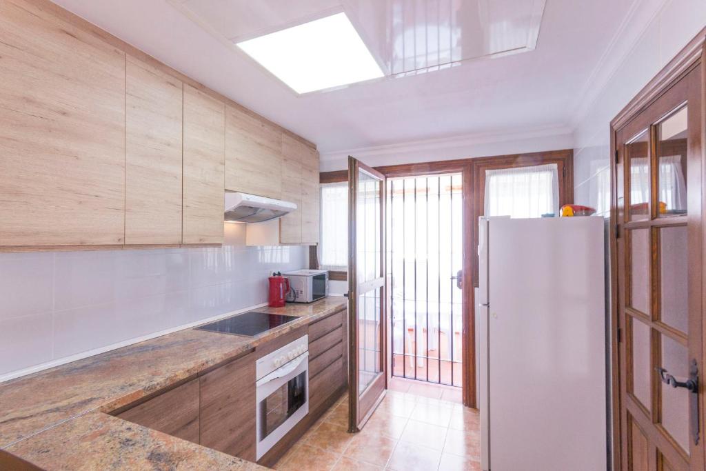 Kuchyňa alebo kuchynka v ubytovaní Large townhouse Marbella golden mile