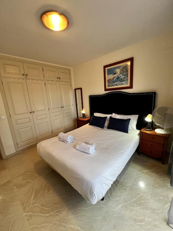 Posteľ alebo postele v izbe v ubytovaní Cozy apartment in Palm-Mar 60 m² with shared pool