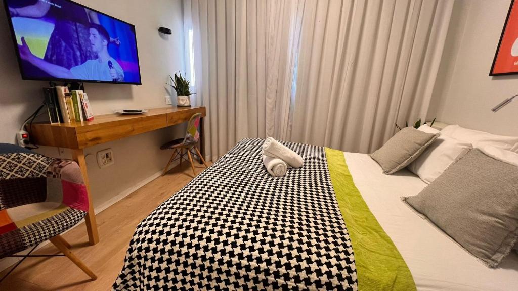 A bed or beds in a room at Dizengoff 208 Hotel Tel Aviv