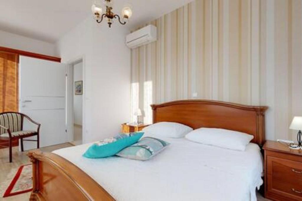 Fotografia z galérie ubytovania Radovani Luxury Apartment with Private Pool v destinácii Jelsa