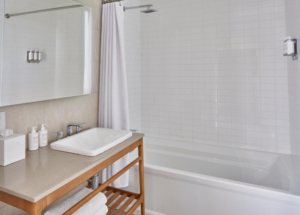 The Sarasota Modern, a Tribute Portfolio Hotel - 