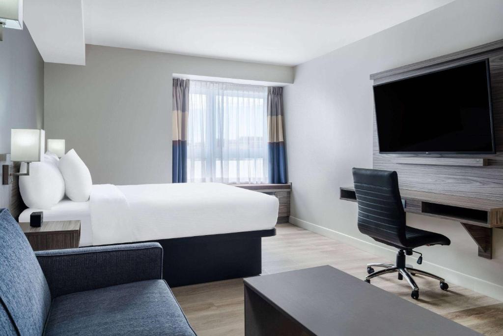 Microtel Inn & Suites by Wyndham Kanata Ottawa West - 商务大床房 - 禁烟