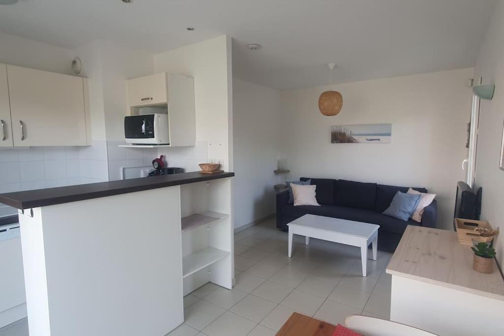 Η κουζίνα ή μικρή κουζίνα στο Studio en résidence avec piscine - 2820