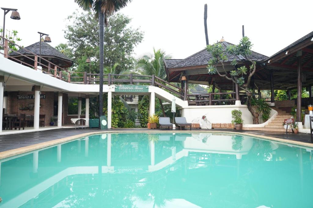 Bazén v ubytování Tanaosri Resort Pranburi nebo v jeho okolí