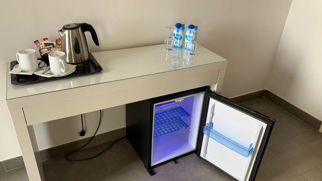 Příslušenství pro přípravu čaje a kávy v ubytování Kn Hotel Matas Blancas - Solo Adultos