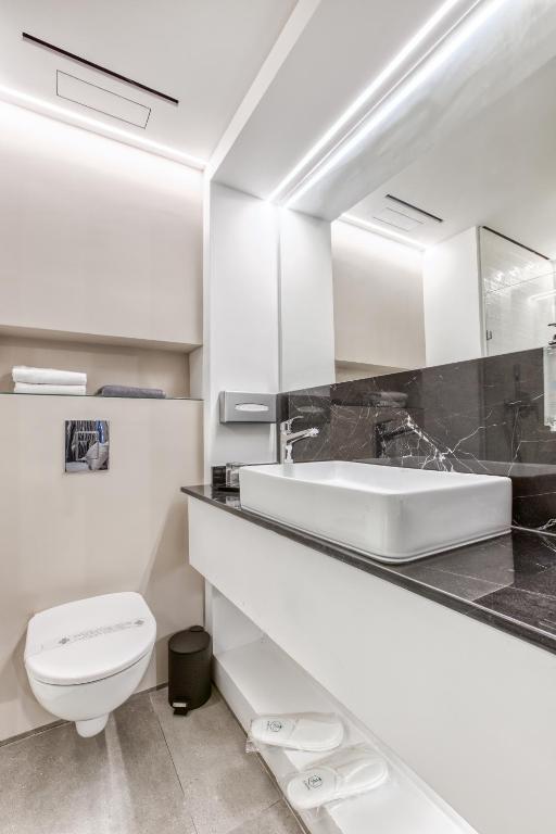 Koupelna v ubytování JL Hotel
