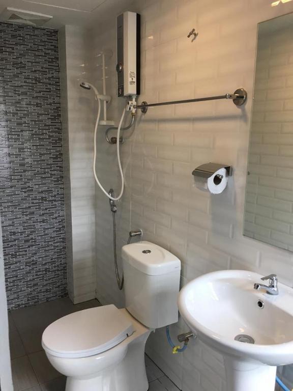 Koupelna v ubytování Suria Cameron Hotel