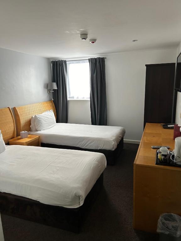 Ramada Birmingham Oldbury M5 J2 - 