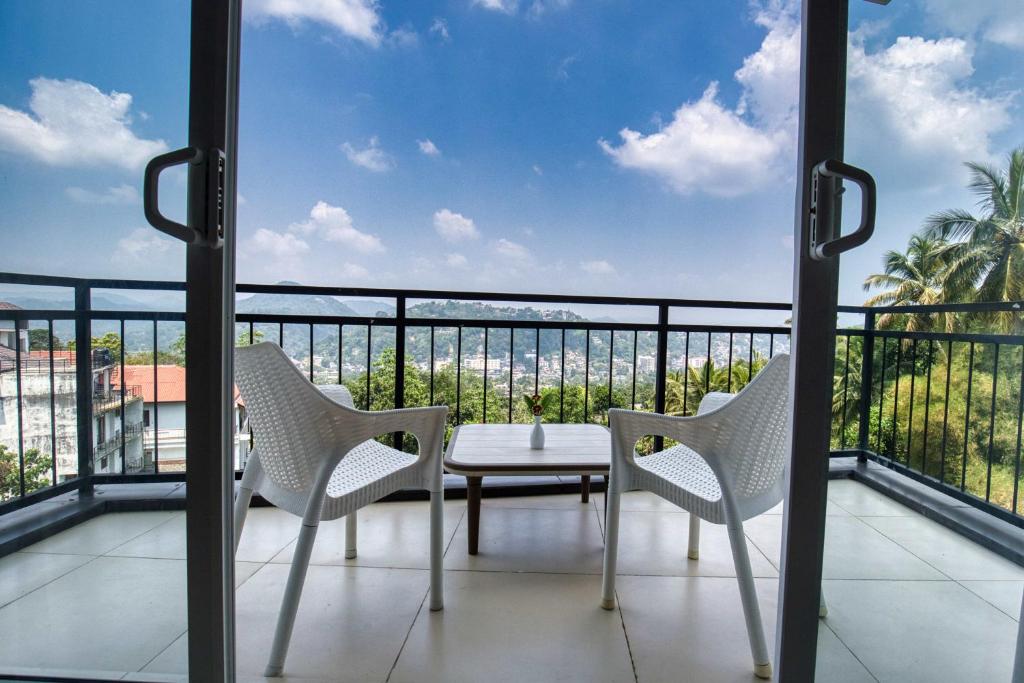 Balkón nebo terasa v ubytování Amandara Hills Kandy