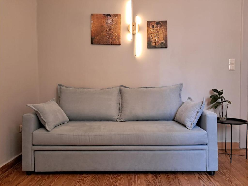 Aiolos kolonaki suite 8 near Hilton
