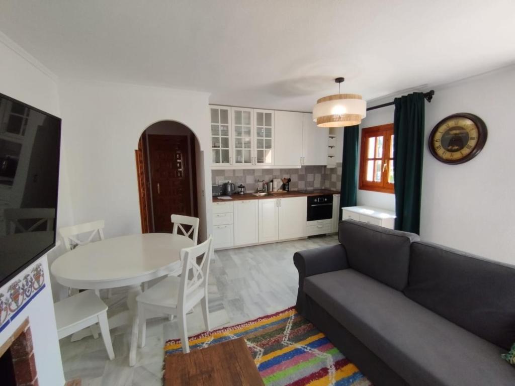 Kuchyňa alebo kuchynka v ubytovaní Apartamento Soleado Vera Costa, 200 m de la playa