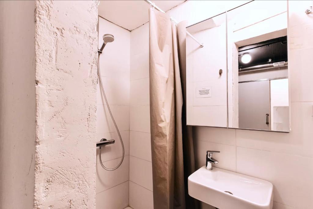 Koupelna v ubytování Estudio Loft en el centro de Madrid reformado en enero 2024