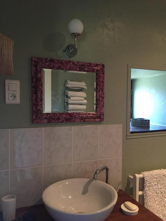 Kúpeľňa v ubytovaní Gîte Maison Maitri