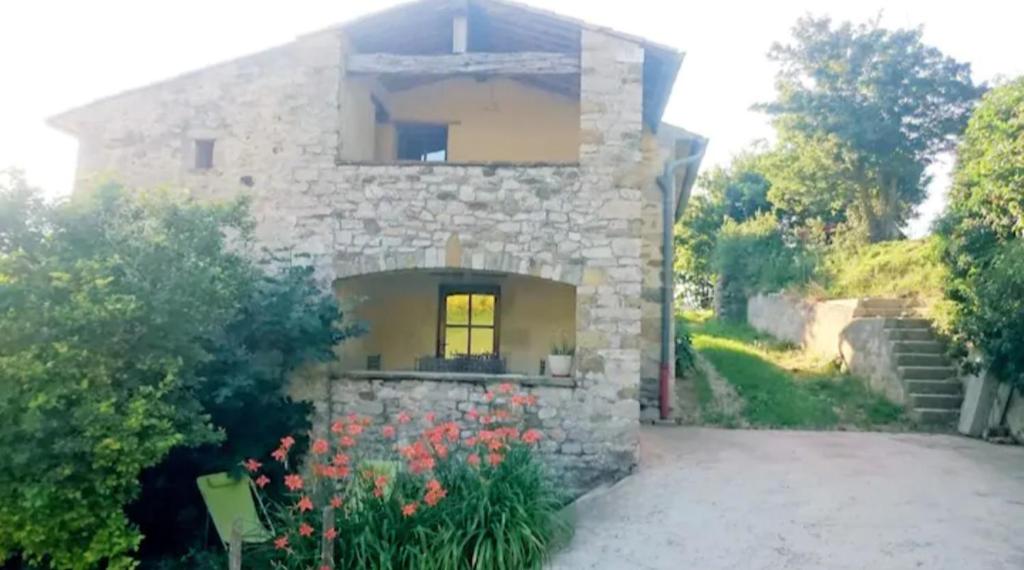 Κήπος έξω από το La Maisonnette, Vesc