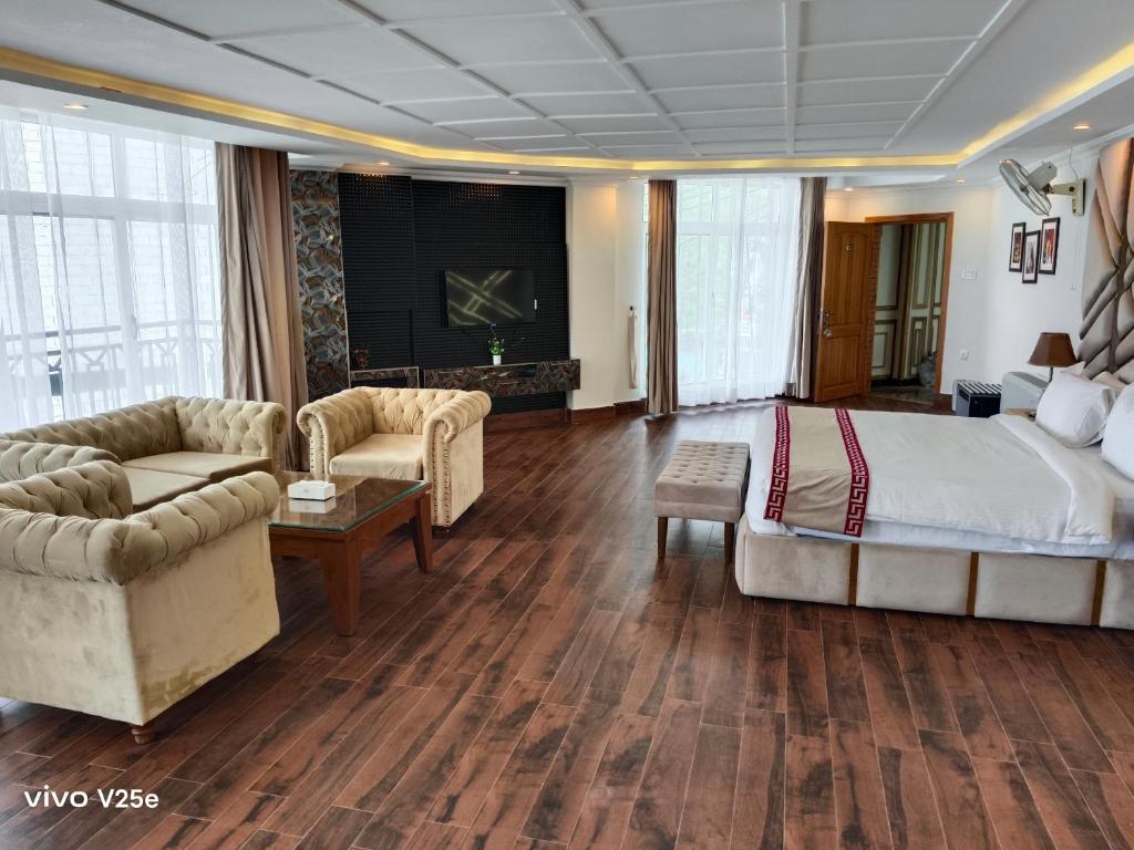 Falettis Grand Hotel Murree - Sala Queen Com Varanda
