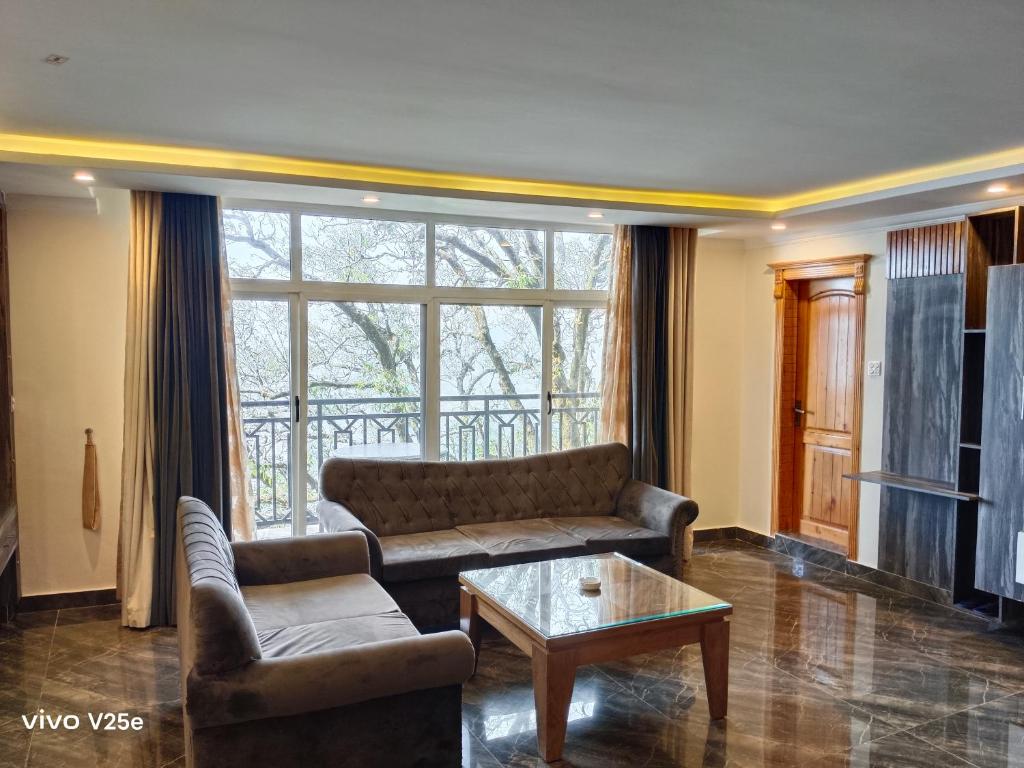 Falettis Grand Hotel Murree - Quarto De Família Com Terraço