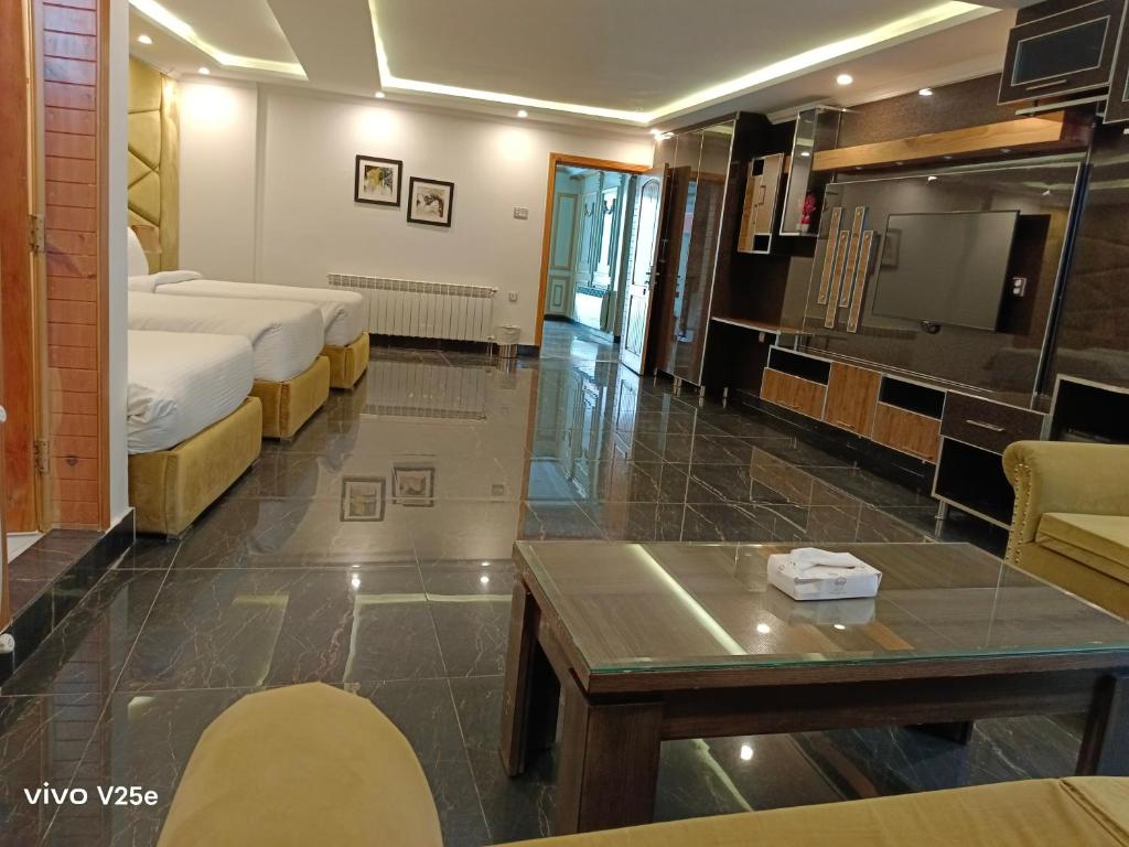 Falettis Grand Hotel Murree - Quarto Triplo Com Vista