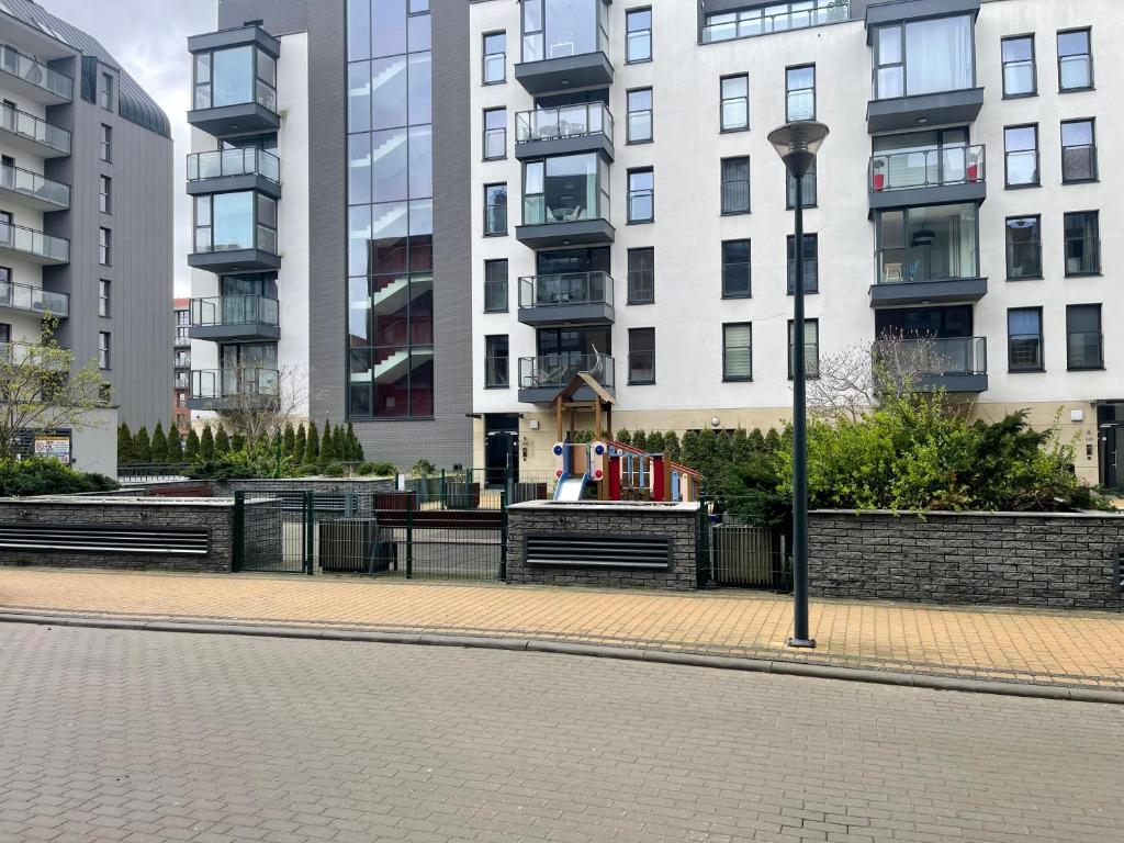 Island Modern Box Apartment - 13