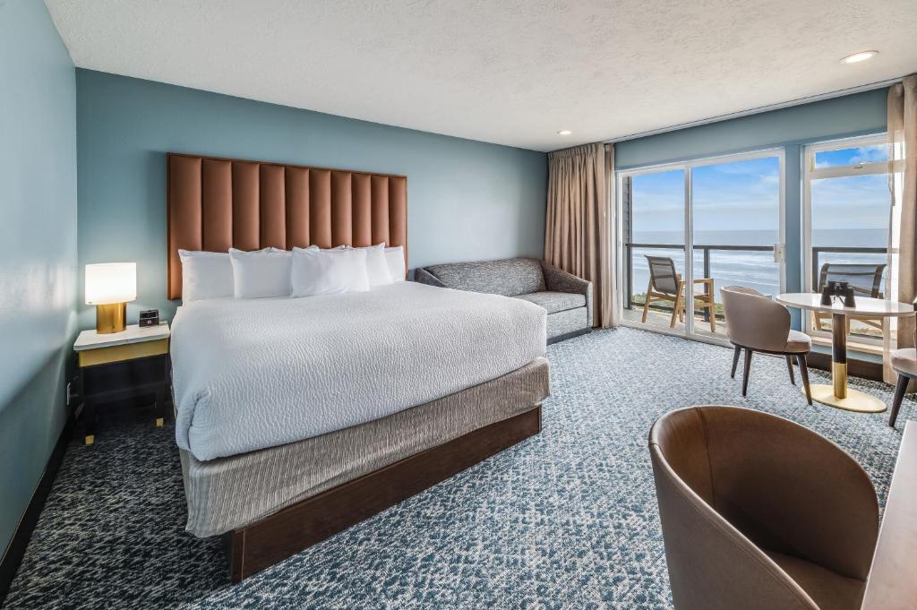 The Whaler - Newport - 