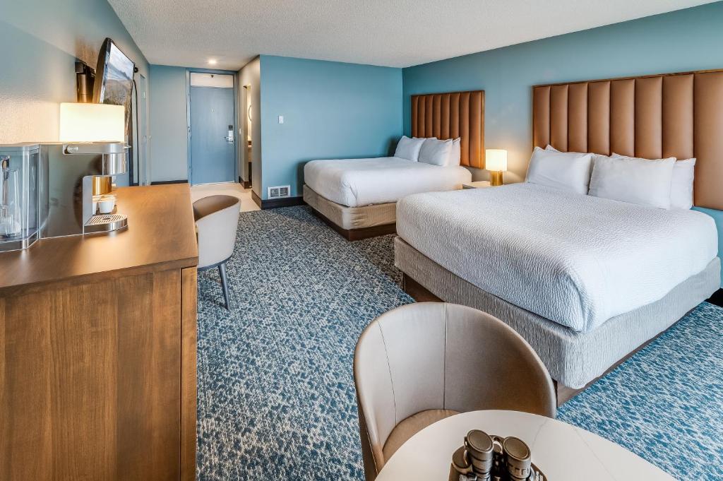 The Whaler - Newport - Two Queen Standard Pet Friendly Two Queen