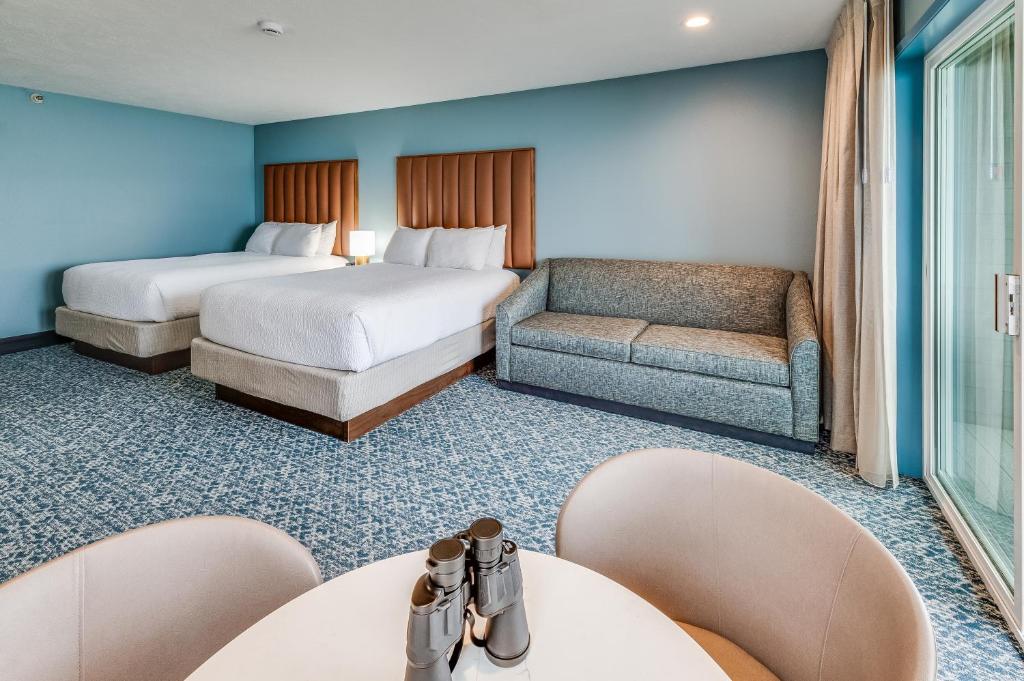 The Whaler - Newport - 