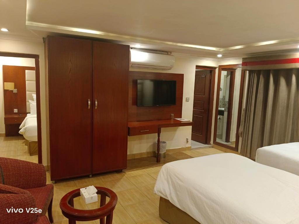 Falettis Grand Hotel Murree - Deluxe Quadruple Room