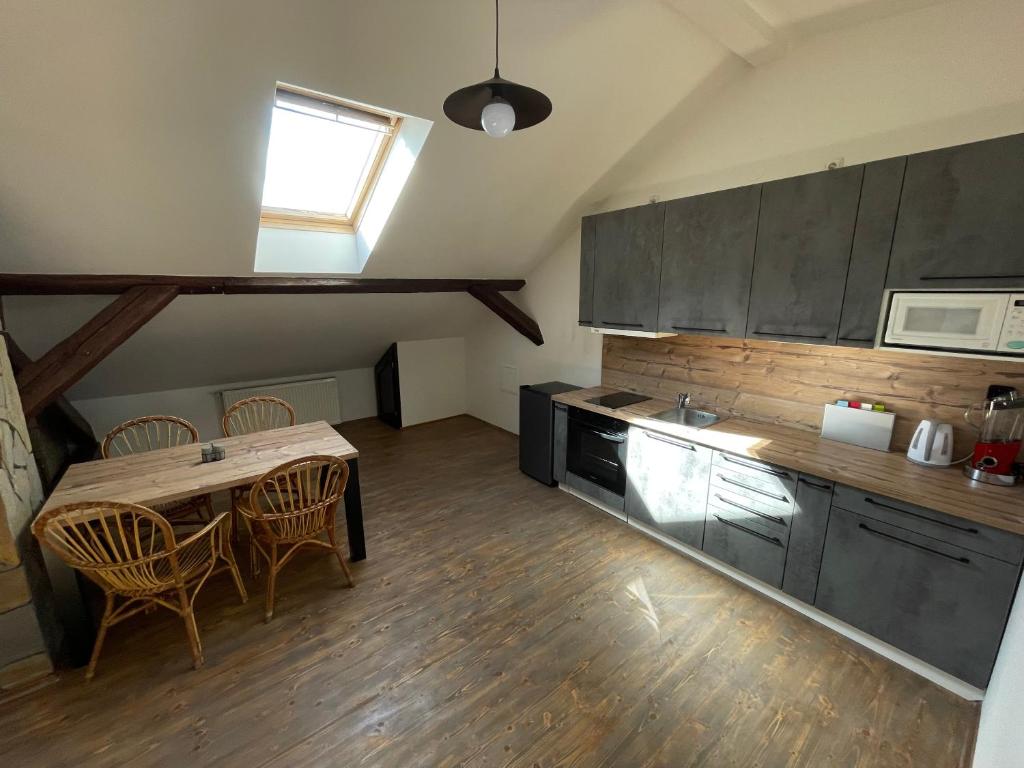 Kuchyň nebo kuchyňský kout v ubytování Apartmán pod Kňeží Horou
