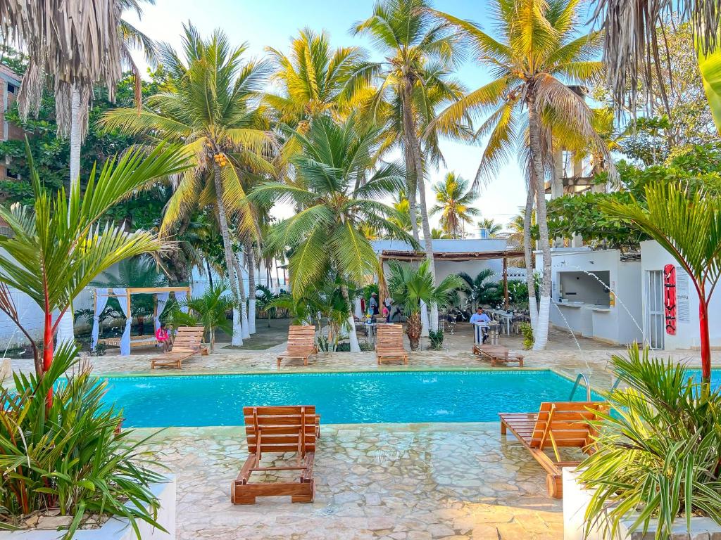 Bassein majutusasutuses Hotel Palma Grande by Stanza või selle lähedal