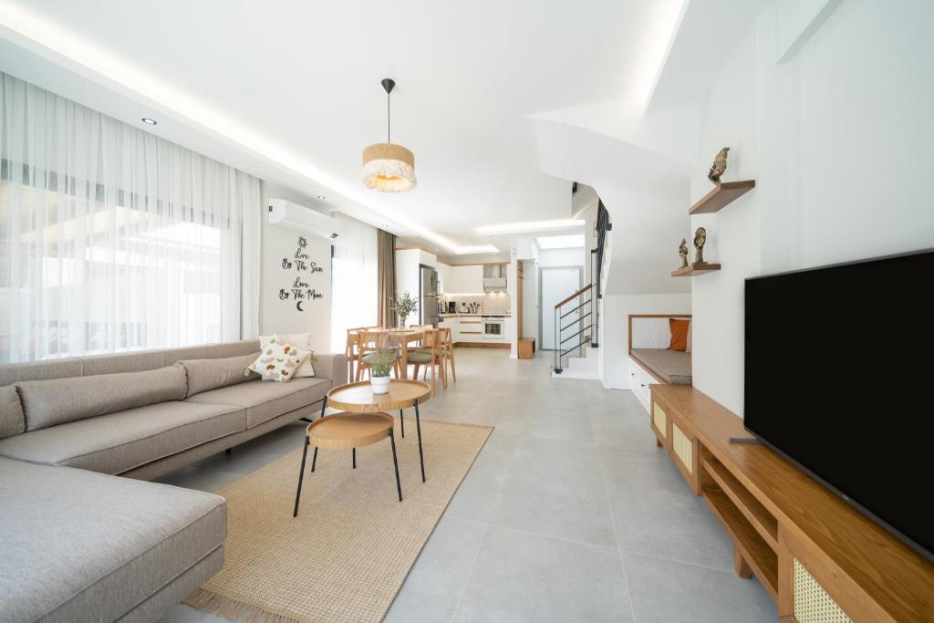 Posezení v ubytování Casa Oliva City 1 with Sauna Pool Patio & BBQ