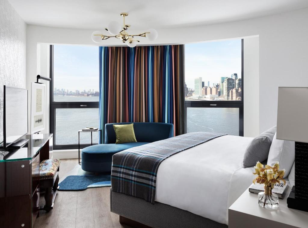 Graduate by Hilton New York - Two Minutes From Manhattan - Junior King Suite With Skyline View