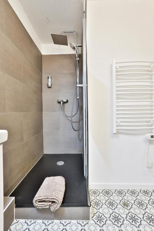 Kúpeľňa v ubytovaní Appartements duplex 3 et 4 personnes - Climatisation - Village élu parmi les "Plus Beaux Villages de France" - Route des Vins - Centre Alsace