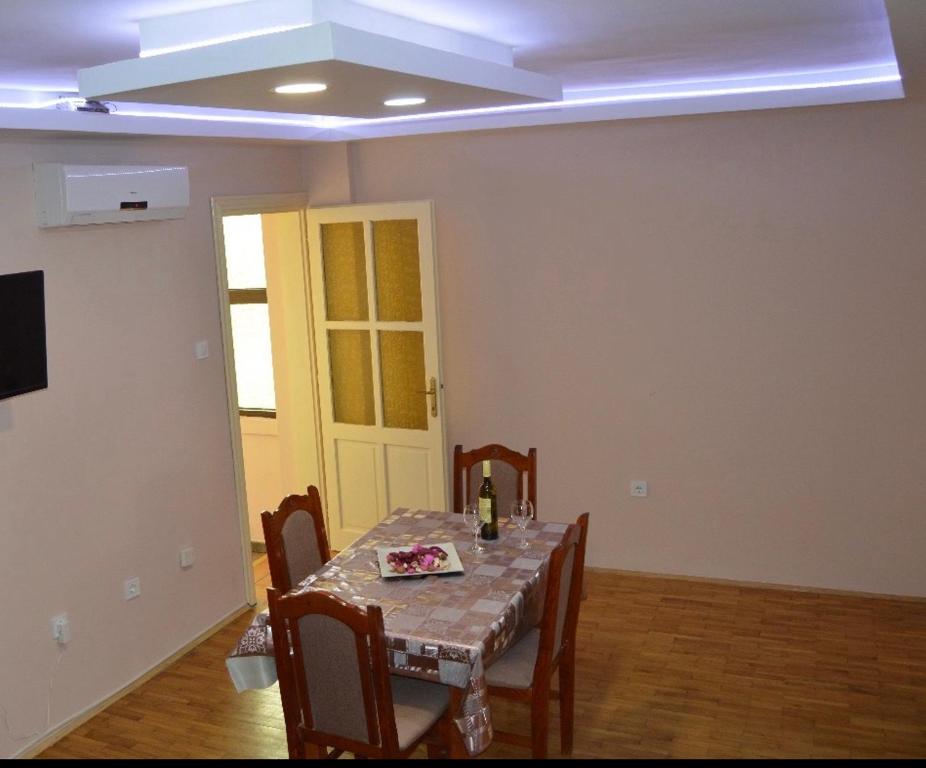Una televisión o centro de entretenimiento en Iva apartment