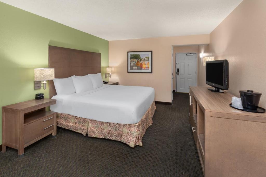 La Quinta by Wyndham San Antonio Medical Ctr. NW - Deluxe King Room