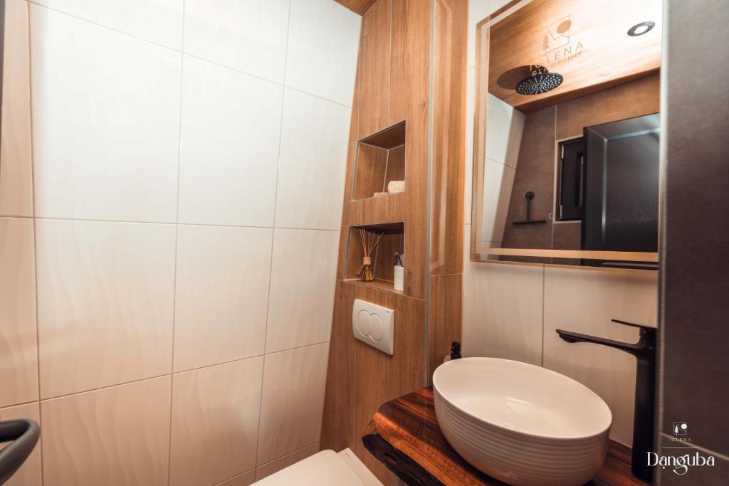 Koupelna v ubytování Tiny Glamp House – DANGUBA