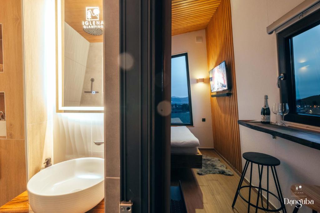 Koupelna v ubytování Tiny Glamp House – DANGUBA