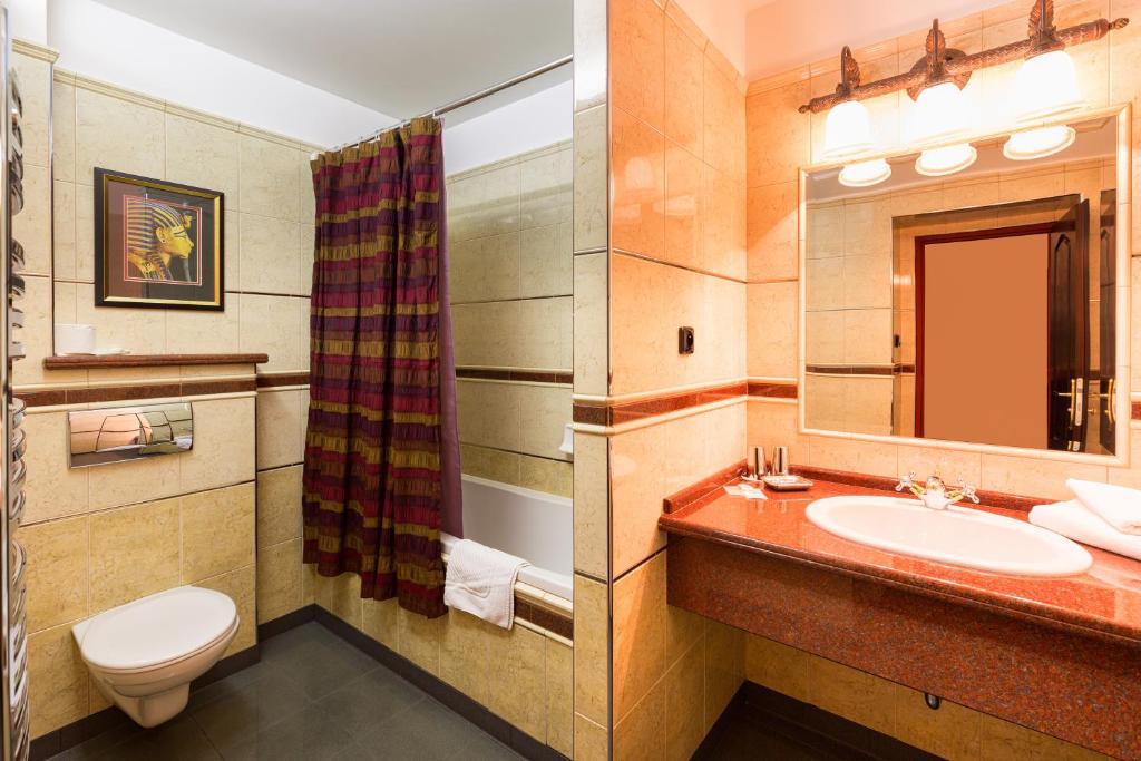 Koupelna v ubytování Hotel Continental