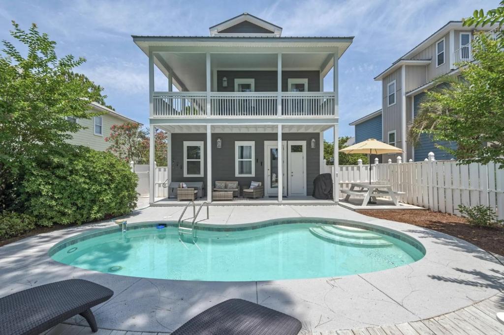 Πισίνα στο ή κοντά στο Hattie's Hideawy at Seacrest